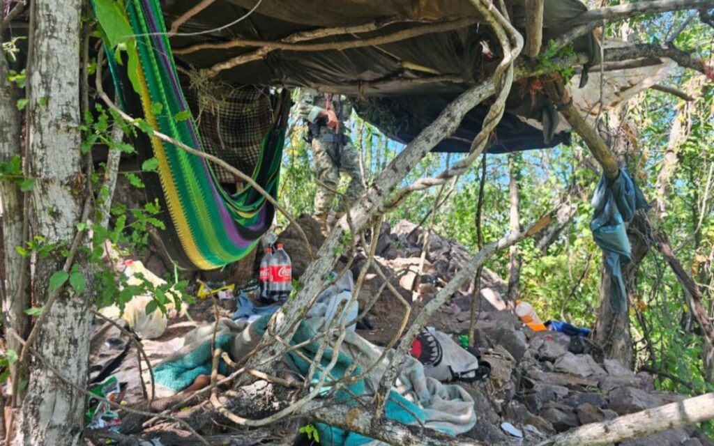 Ejército Mexicano localizaron y destruyeron un campamento clandestino en la sindicatura de Tepuche, en Culiacán