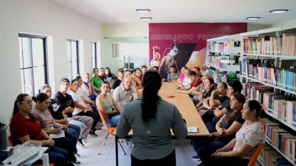 Capacitan a comerciantes de Badiraguato en buenas prácticas de higiene alimentaria para impulsar sus productos