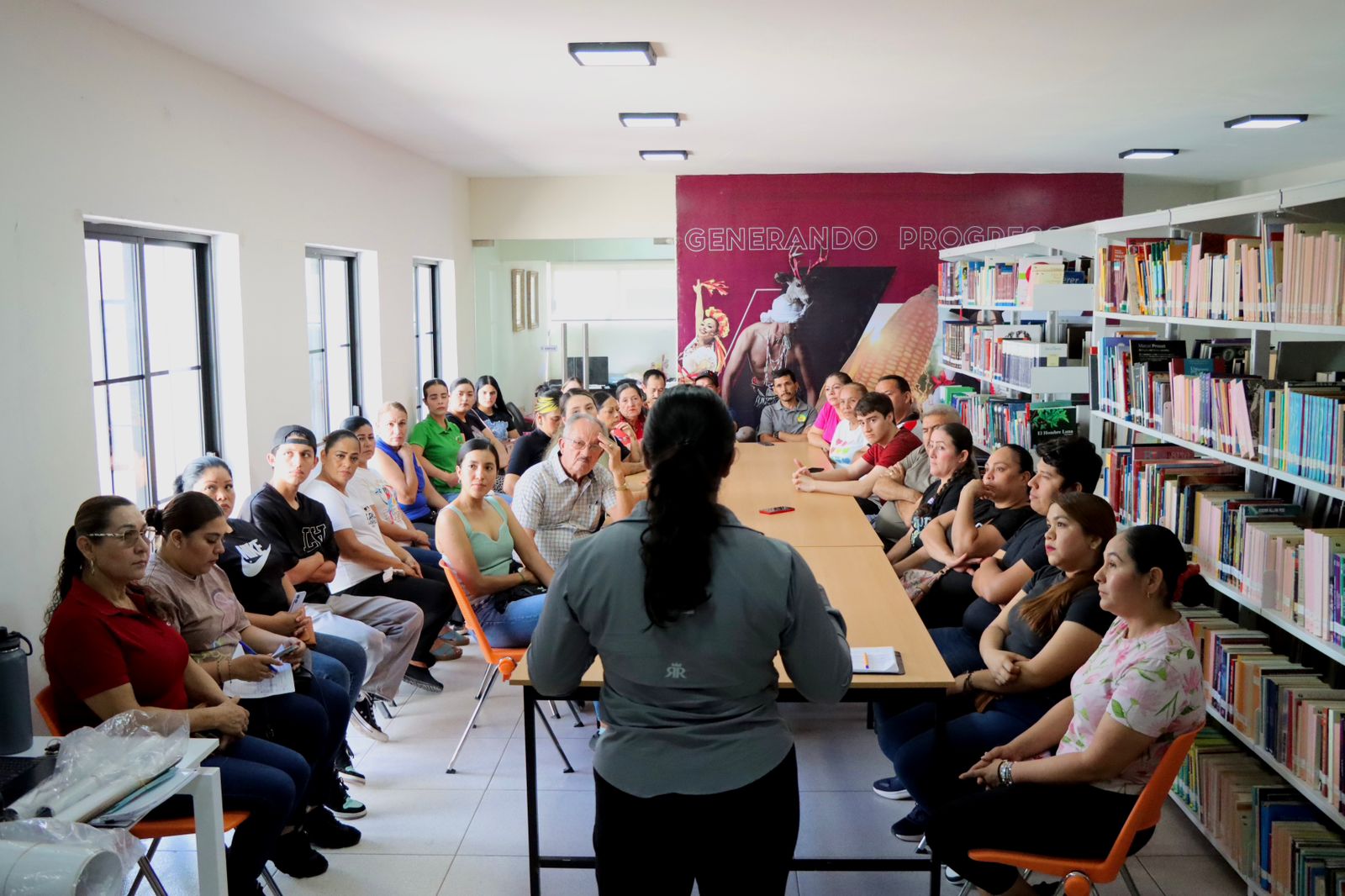 Capacitan a comerciantes de Badiraguato
