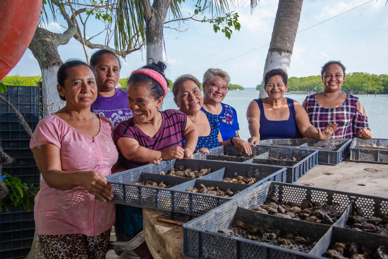capacitan a mujeres en acuacultura