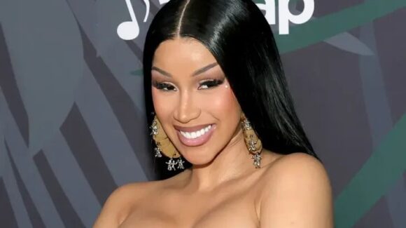Cardi B disfruta el concierto de la sinaloense Ana Gabriel y enciende las redes
