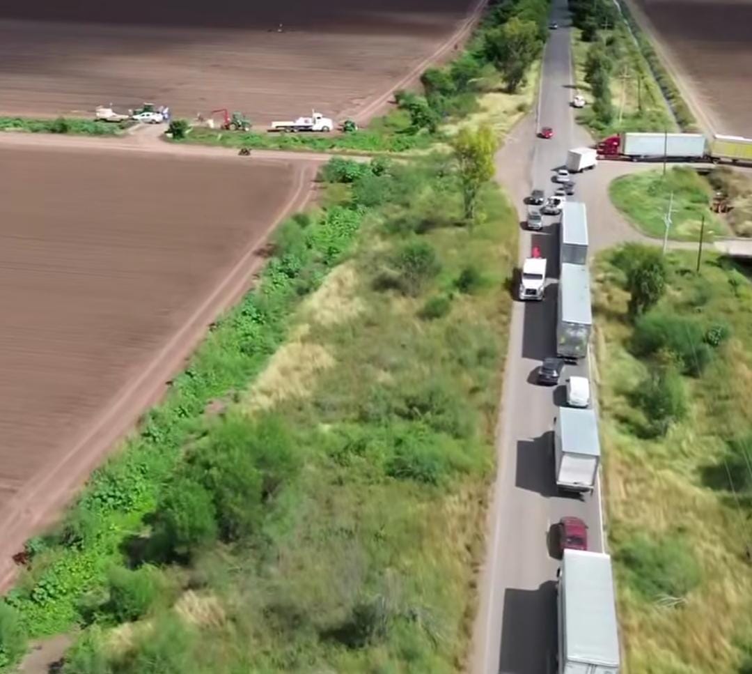 Carretera México 15 tomada por productores