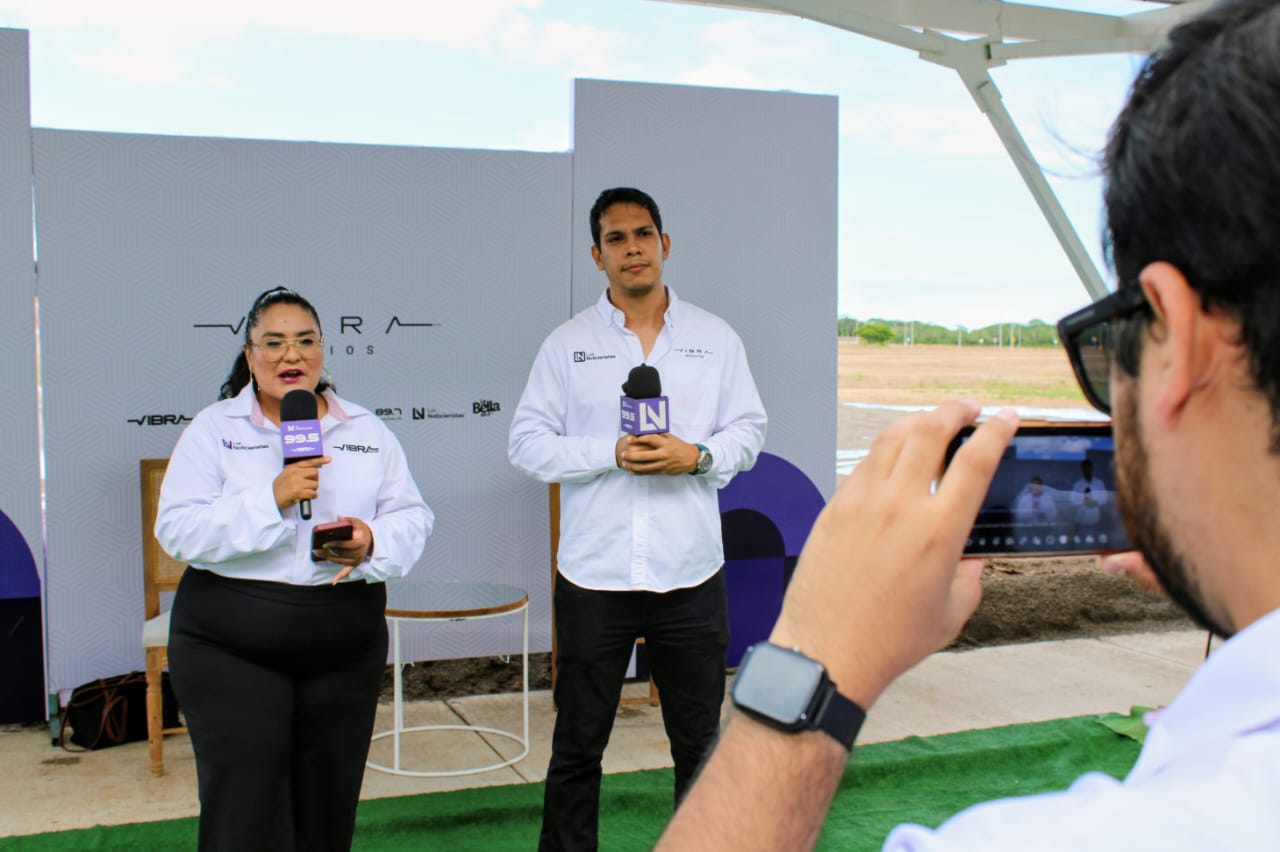 Cecilia Barrón y Joel Jiménez en la inauguración de Mazatlán Logistics Center