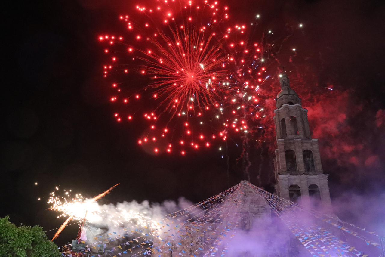 Celebran en grande a la Virgen del Rosario