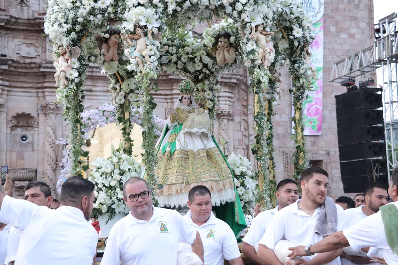 Celebran en grande a la Virgen del Rosario