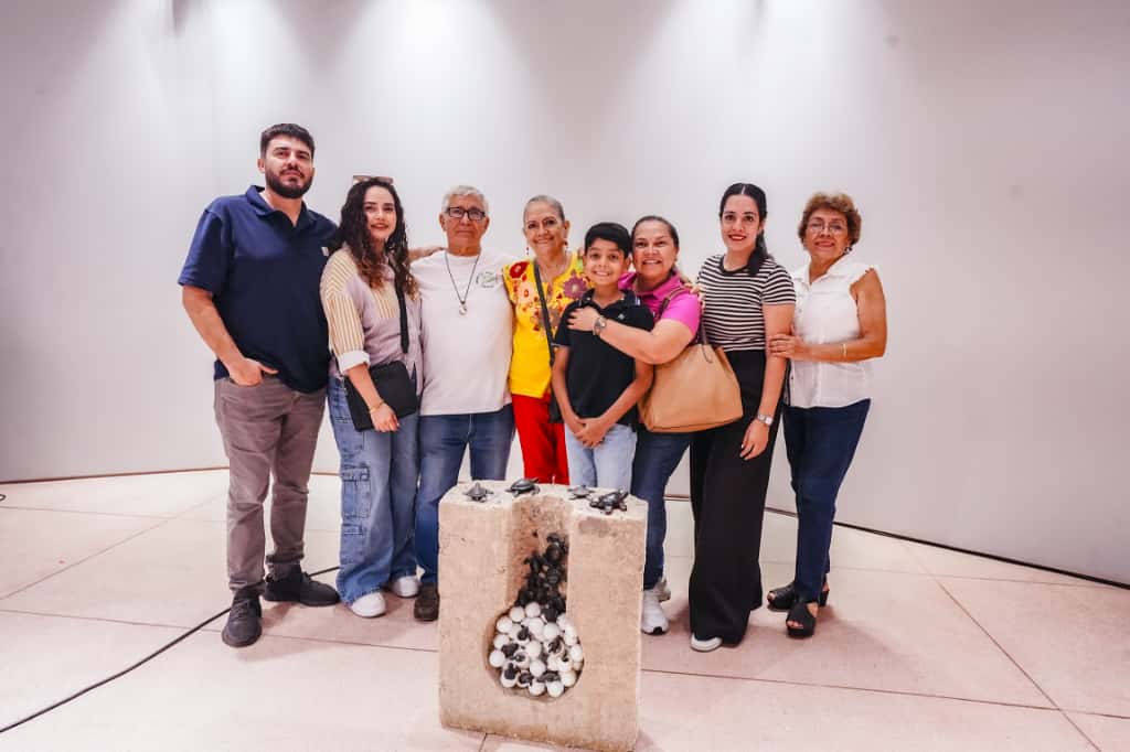 Charla científica de Fernando Enciso sobre las tortugas marinas, en Mazatlán