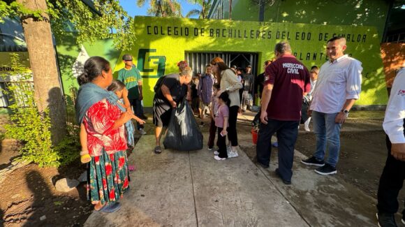 Cierran refugio temporal en Cobaes 02 en Los Mochis, Sinaloa, tras atender a familias afectadas por inundaciones