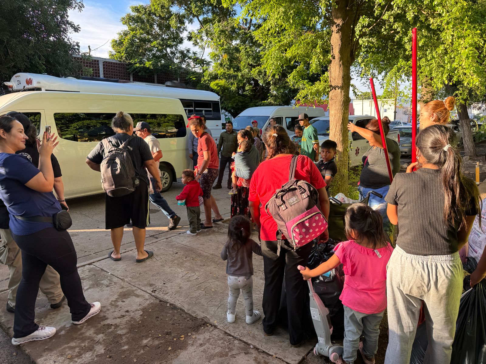 DIF Ahome cierra refugio temporal tras atender a familias afectadas por inundaciones