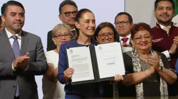 Sheinbaum firma leyes hídricas y las envía a Diputados; buscan garantizar acceso equitativo y rectoría del Estado