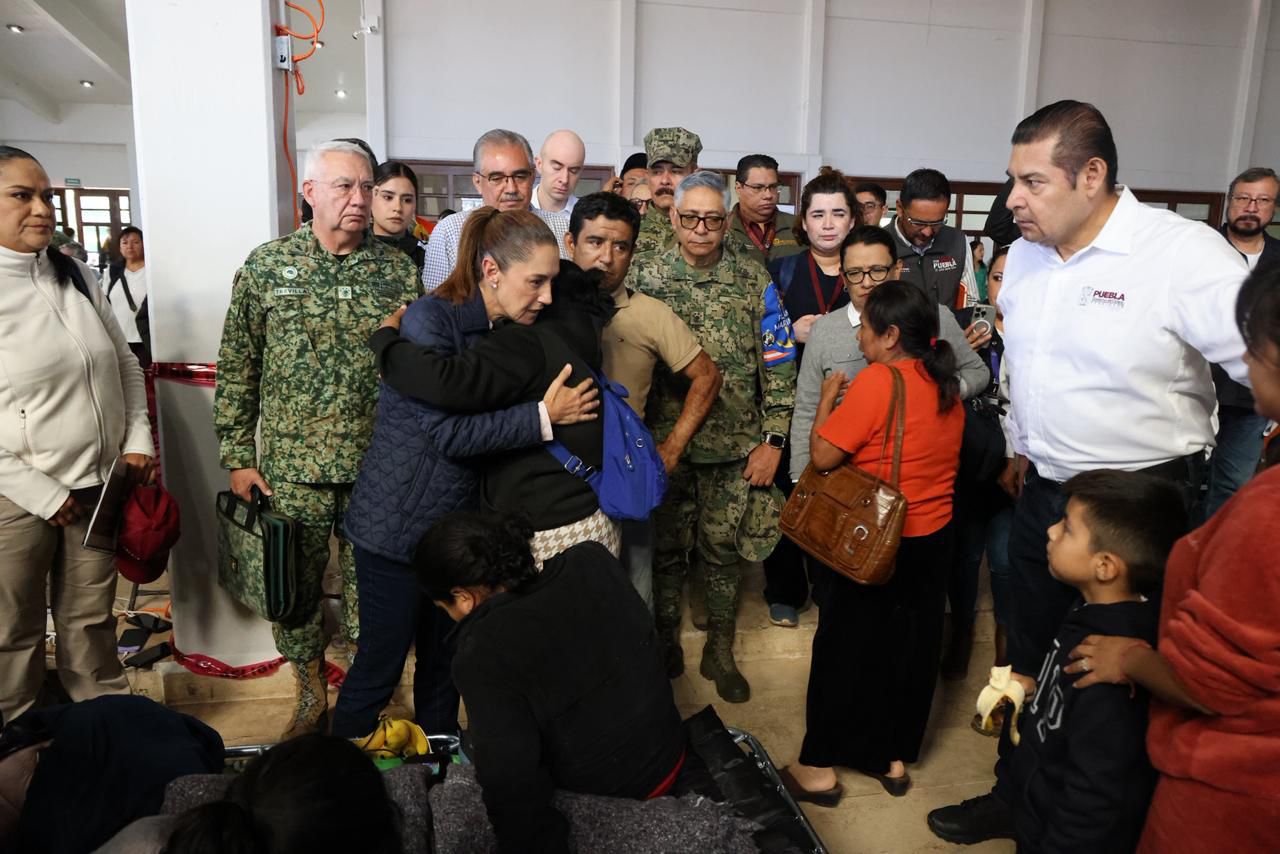 claudia sheinbaum atiende zonas afectadas por lluvias torrenciales