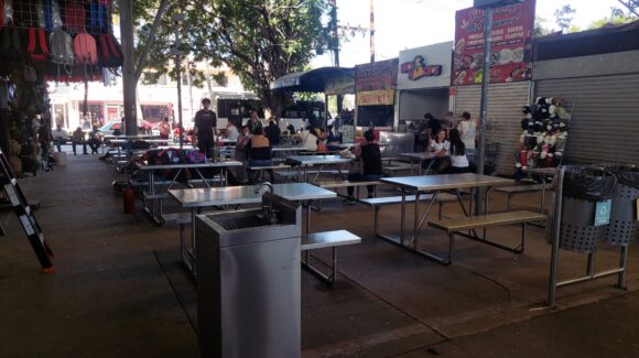 Locatarios del Mercado 030 de Los Mochis, Sinaloa, denuncian que el área de comida se ha convertido en “ring de boxeo”