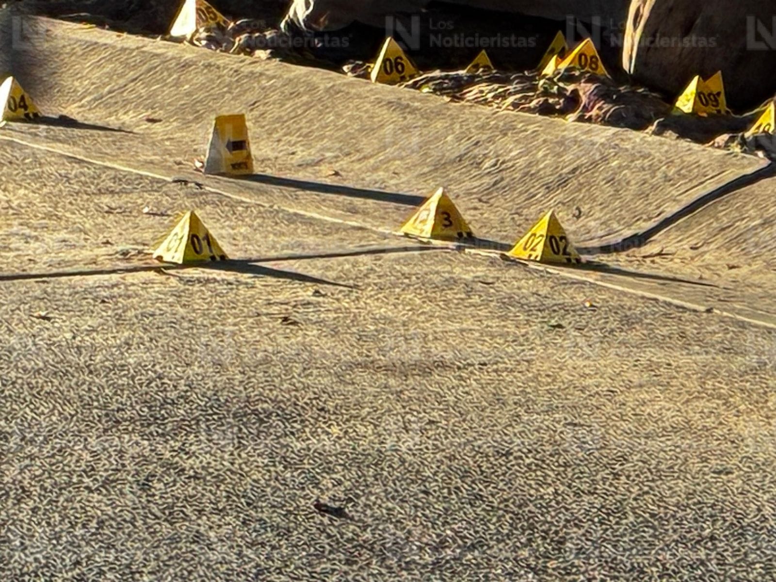 con el ruido de las balas despertaron en el fraccionamiento los naranjos en los mochis