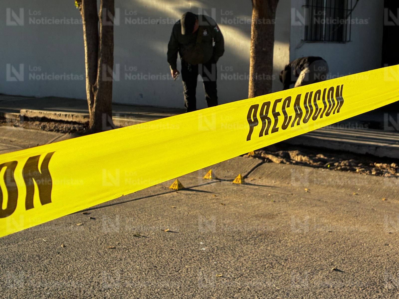 con el ruido de las balas despertaron en el fraccionamiento los naranjos en los mochis
