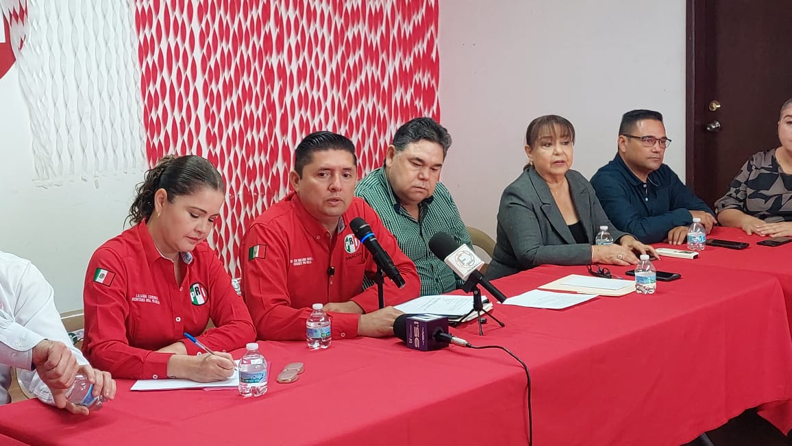 Conferencia "PRImero infórmate" en Guamúchil, Sinaloa