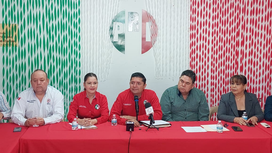 Conferencia "PRImero infórmate" en Guamúchil, Sinaloa