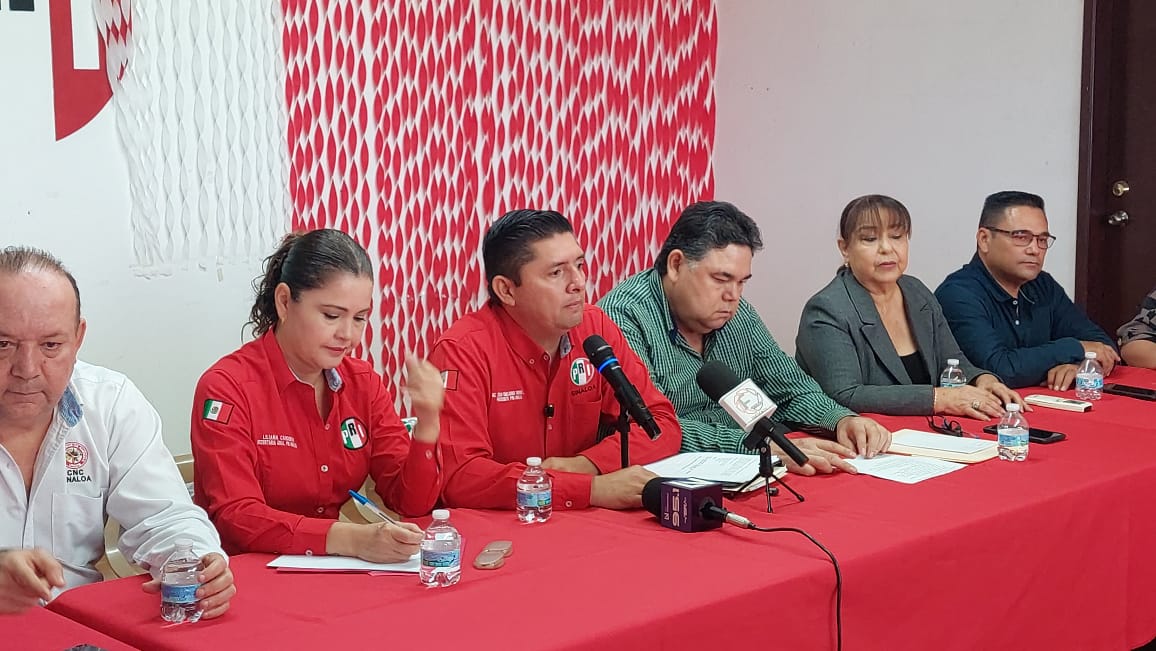 Conferencia "PRImero infórmate" en Guamúchil, Sinaloa