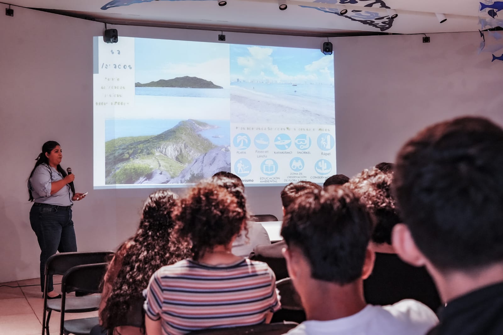 Conferencia sobre el cuidado de las islas en Mazatlán, Sinaloa