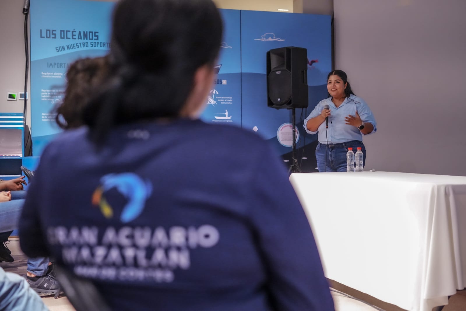Conferencia sobre el cuidado de las islas en Mazatlán, Sinaloa
