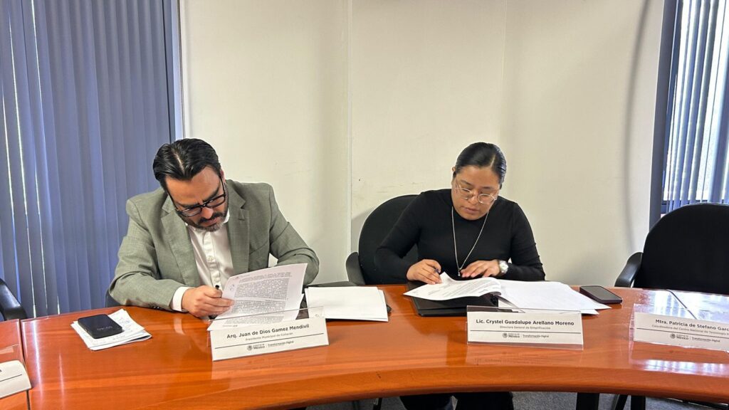 Acalde de Culiacán firma convenio con Gobierno Federal