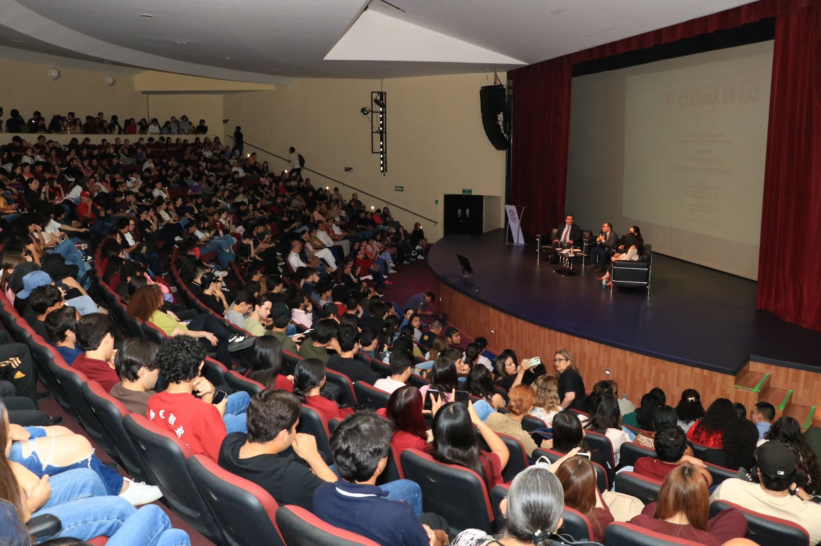 Realizan conversatorio por la paz en la UAdeO Culiacán