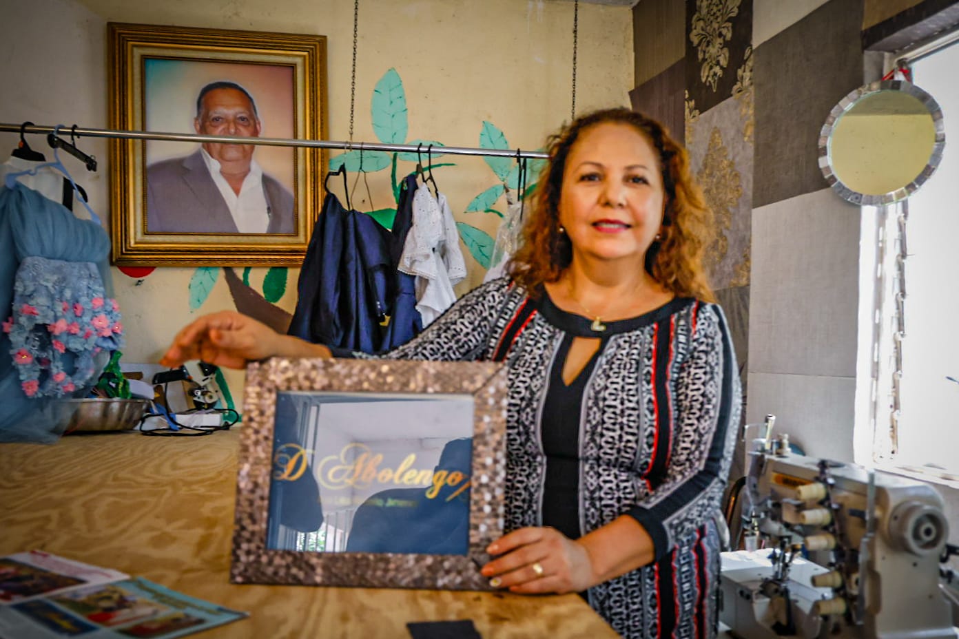 Gámez Mendívil entrega crédito de 100 mil pesos a mujeres emprendedoras de Los Mezcales