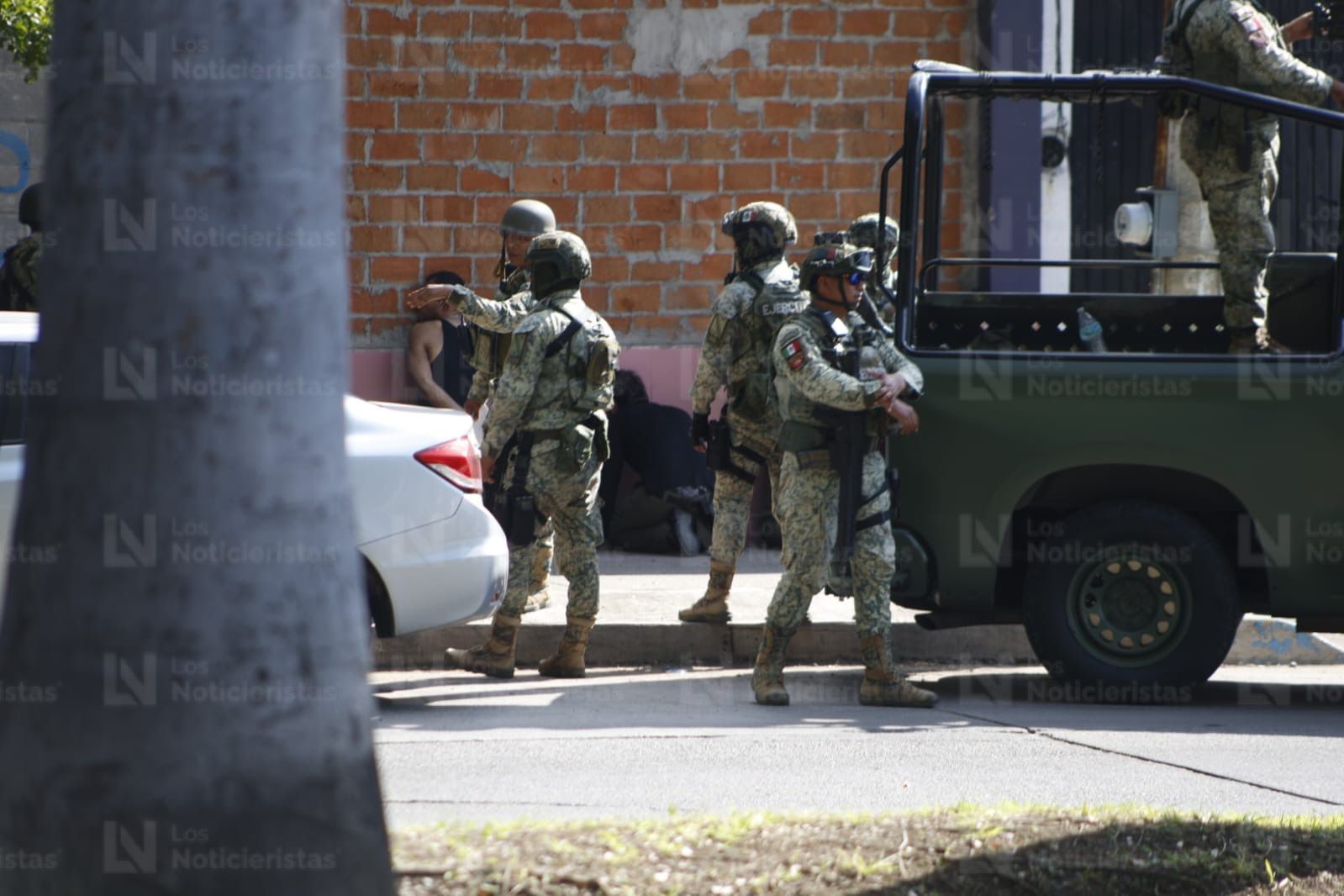 Cuatro detenidos con arsenal en el centro de Culiacán