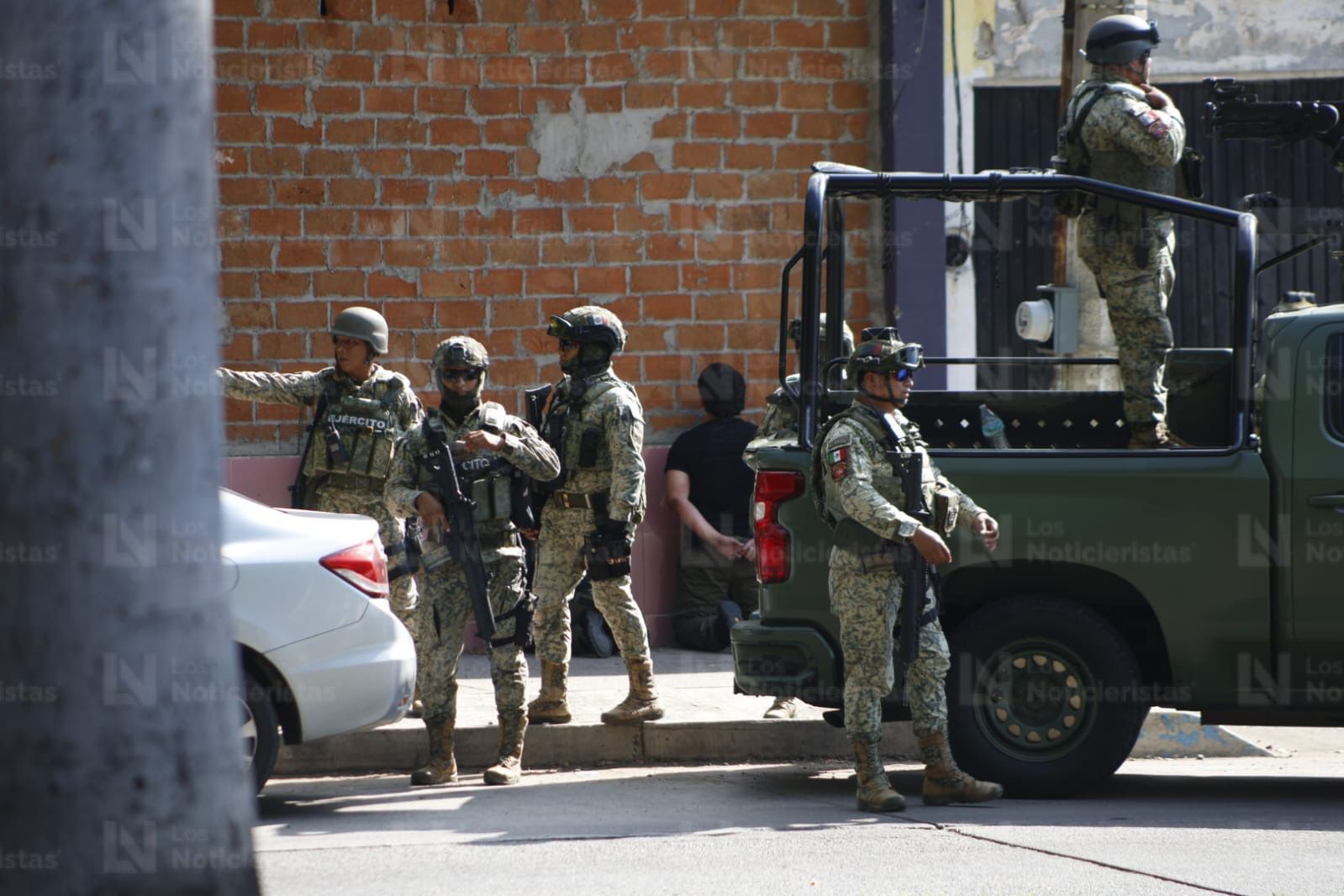 Cuatro detenidos con arsenal en el centro de Culiacán
