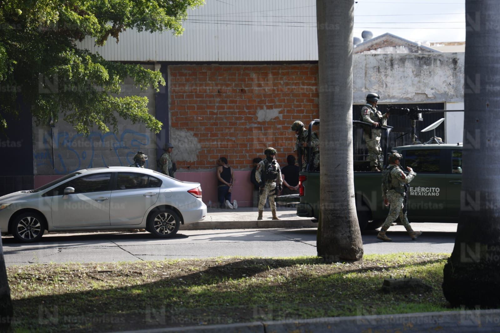 Cuatro detenidos con arsenal en el centro de Culiacán
