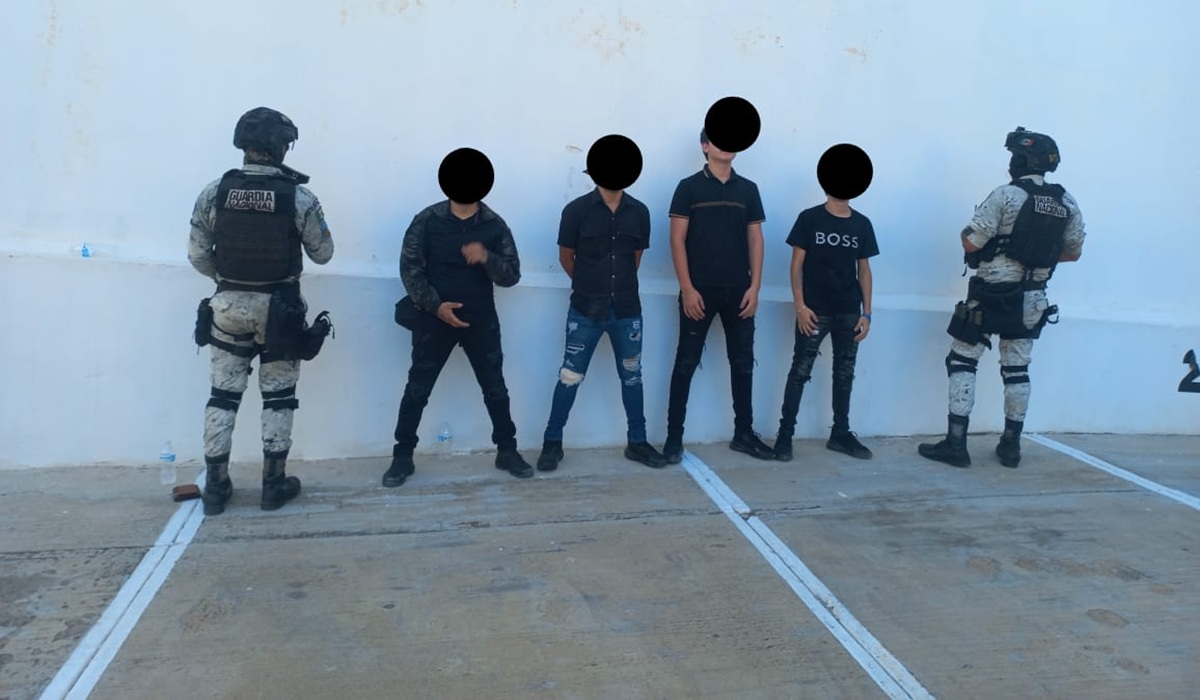 Cuatro detenidos con arsenal en Mazatlán, Sinaloa