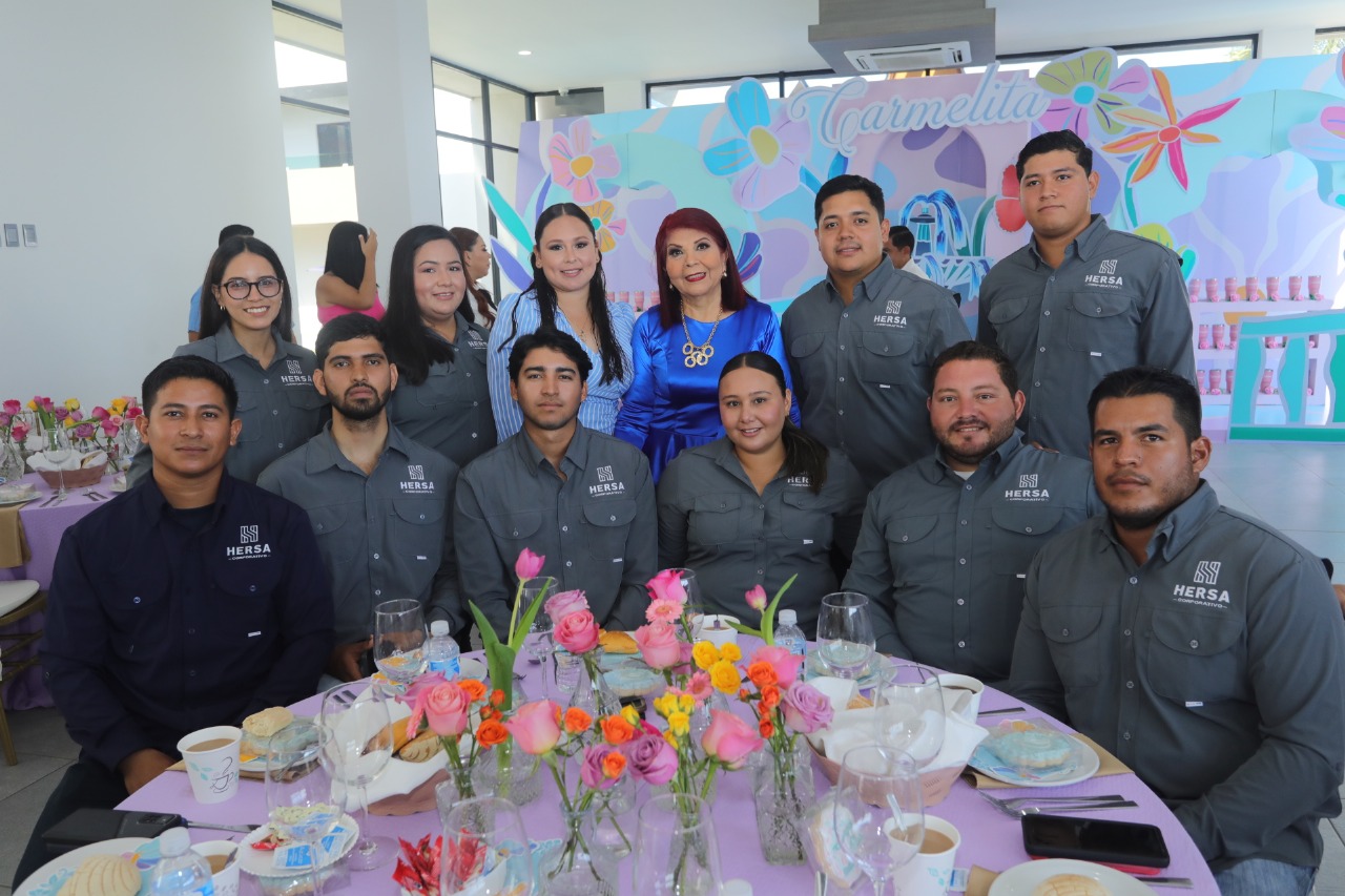 Hersa Corporativo celebra el cumpleaños de la señora Carmelita Salazar