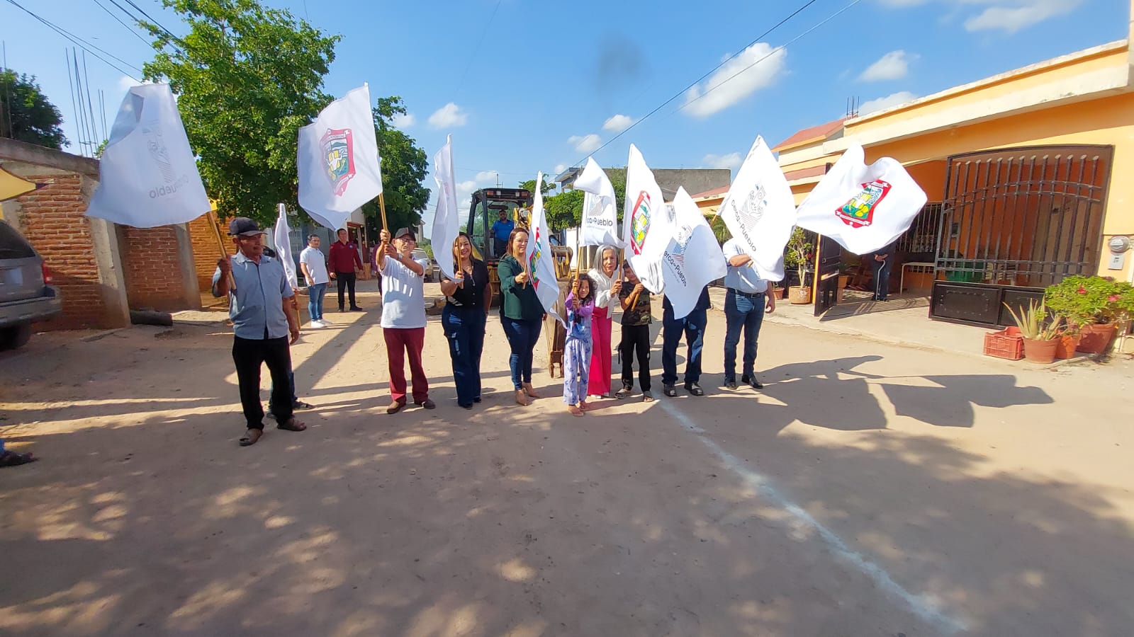 Inicia rehabilitación de drenaje en la colonia 10 de Mayo, en Guamúchil