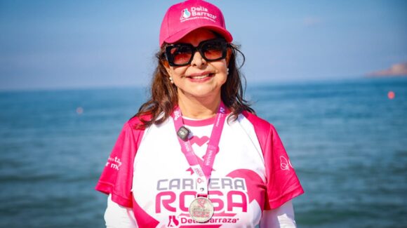 ‘La prevención es la base de la salud’: Delia Barraza llama a autoexplorarse en la Carrera Rosa 2025 de Mazatlán, Sinaloa