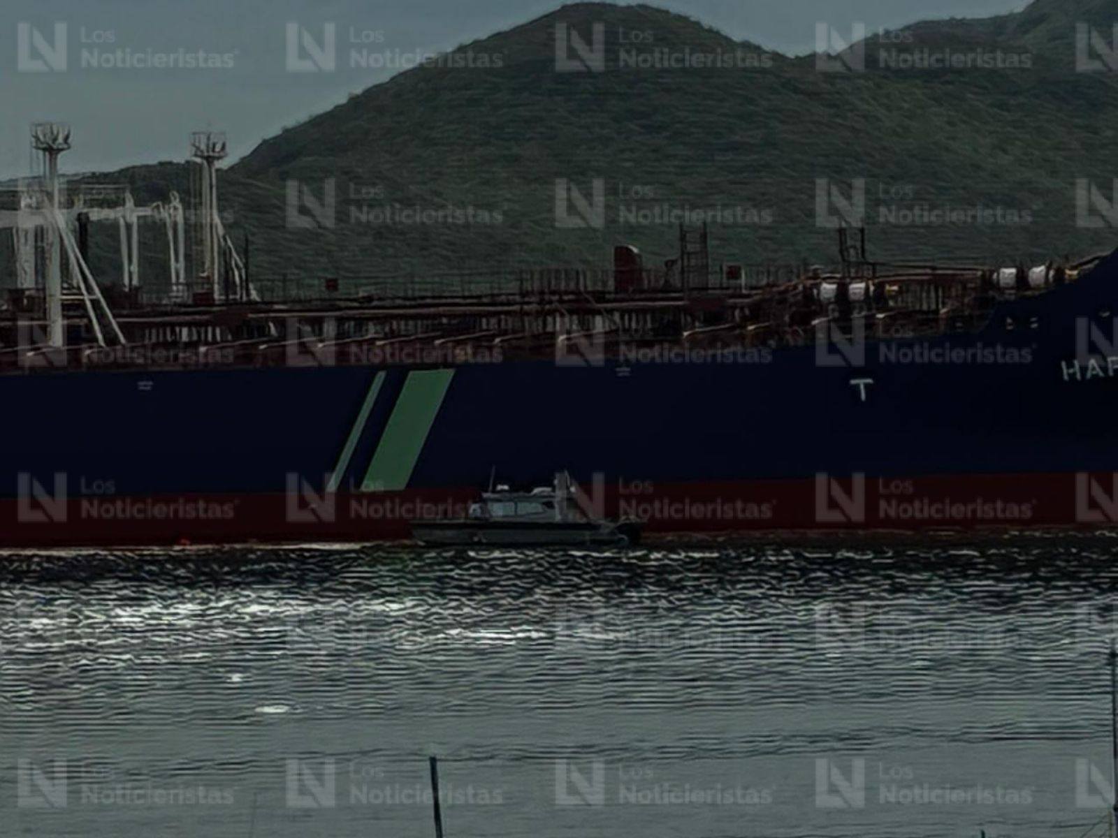 buque con bandera extranjera fue detenido en el puerto de Topolobampo