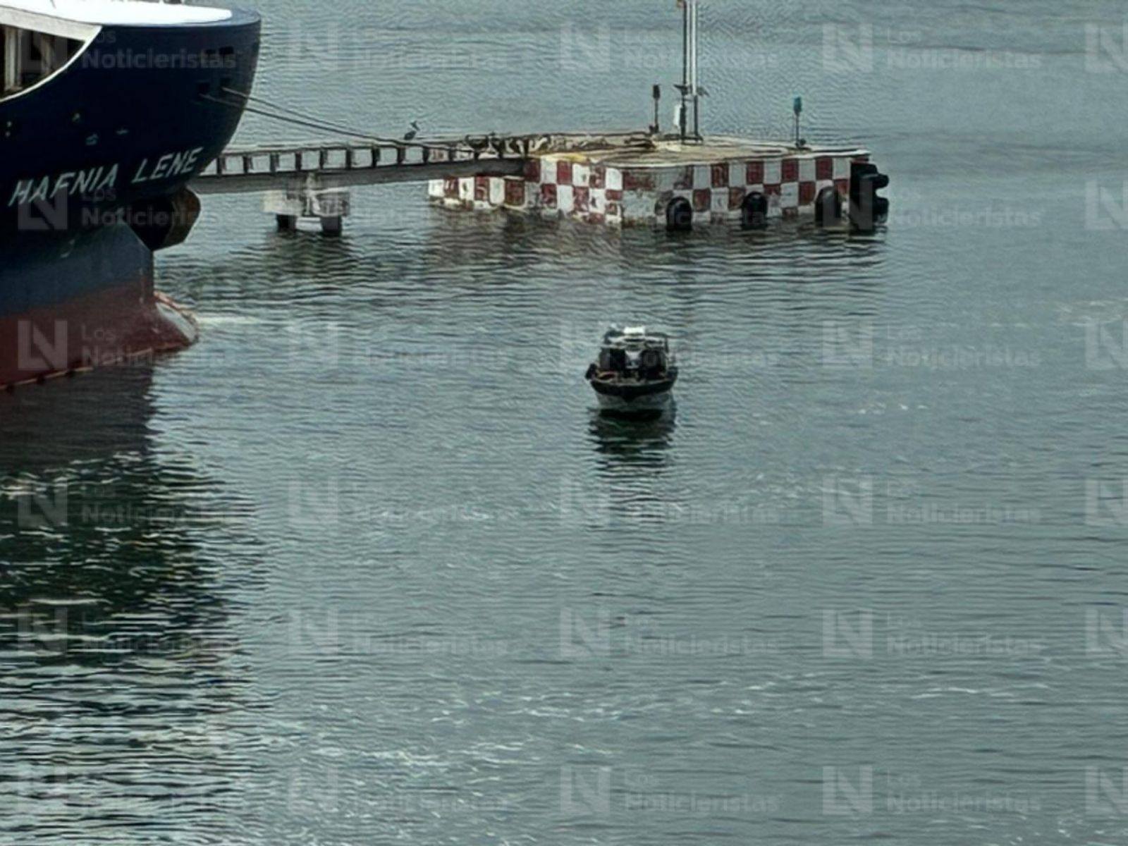 buque con bandera extranjera fue detenido en el puerto de Topolobampo
