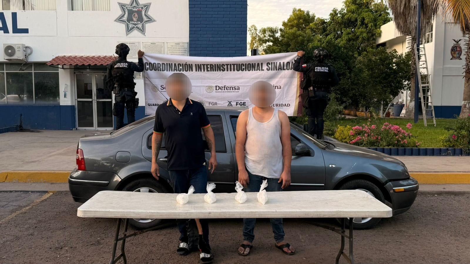 Hay 2 detenidos con droga en operativo en domicilio de una privada del sector Vistas del Lago en Culiacán, Sinaloa