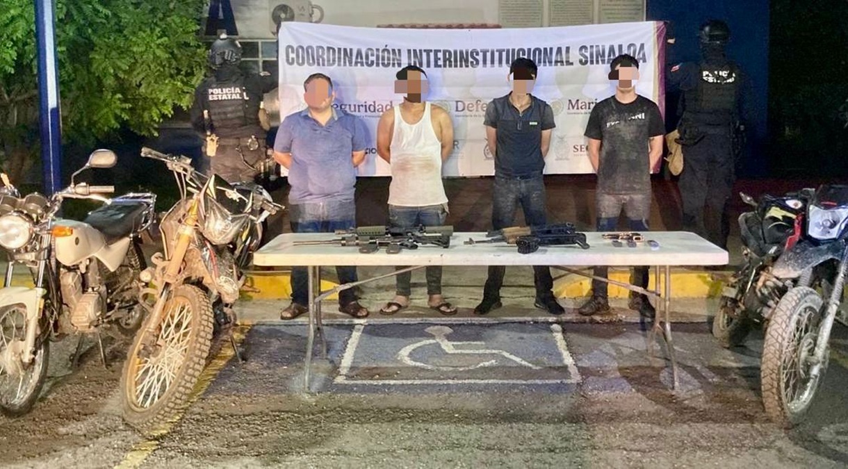 Detienen a cuatro hombres con armas y motocicletas en Aguaruto, Culiacán