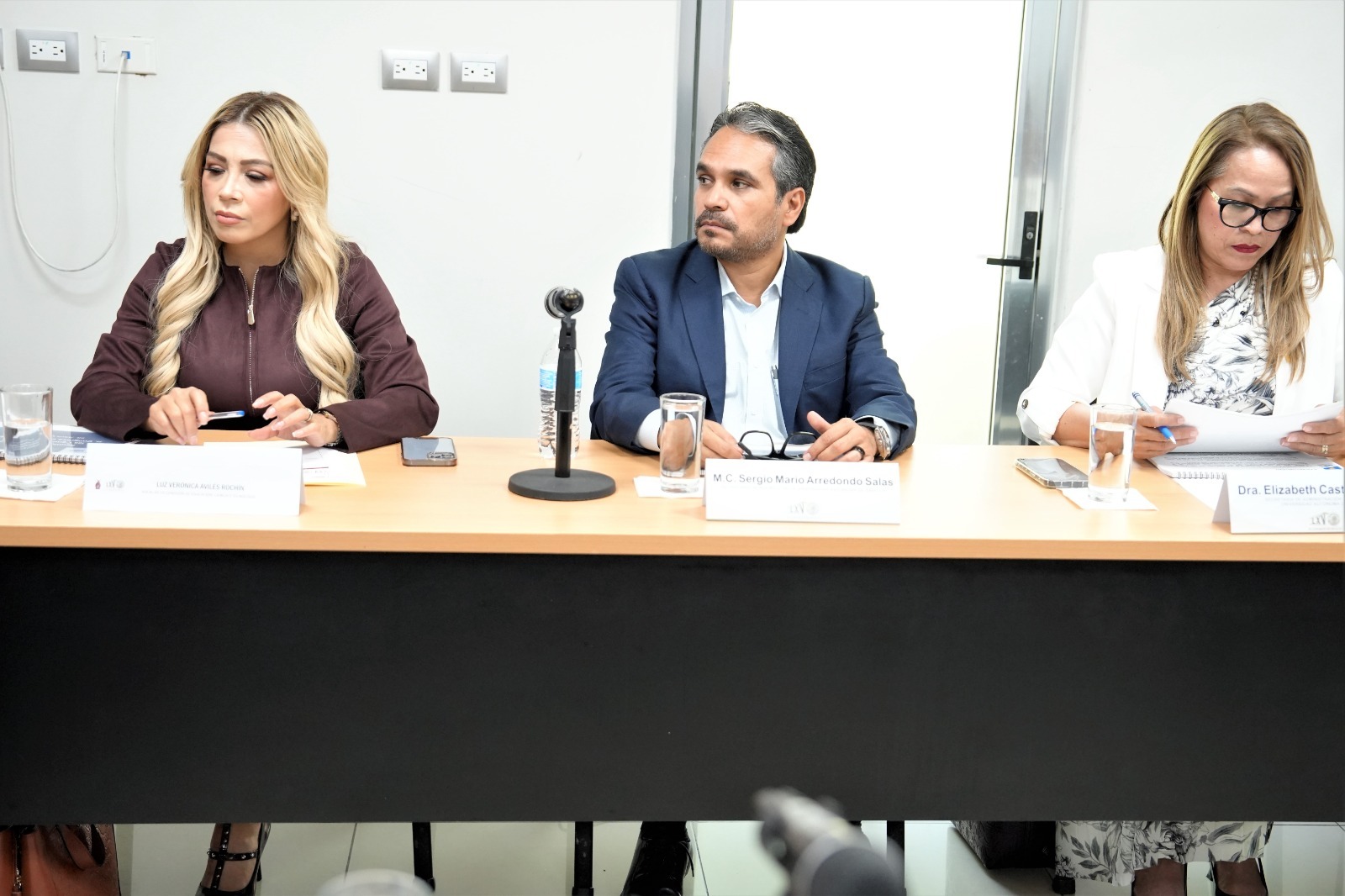 Socializa rector reingieneria a la UAS con diputados