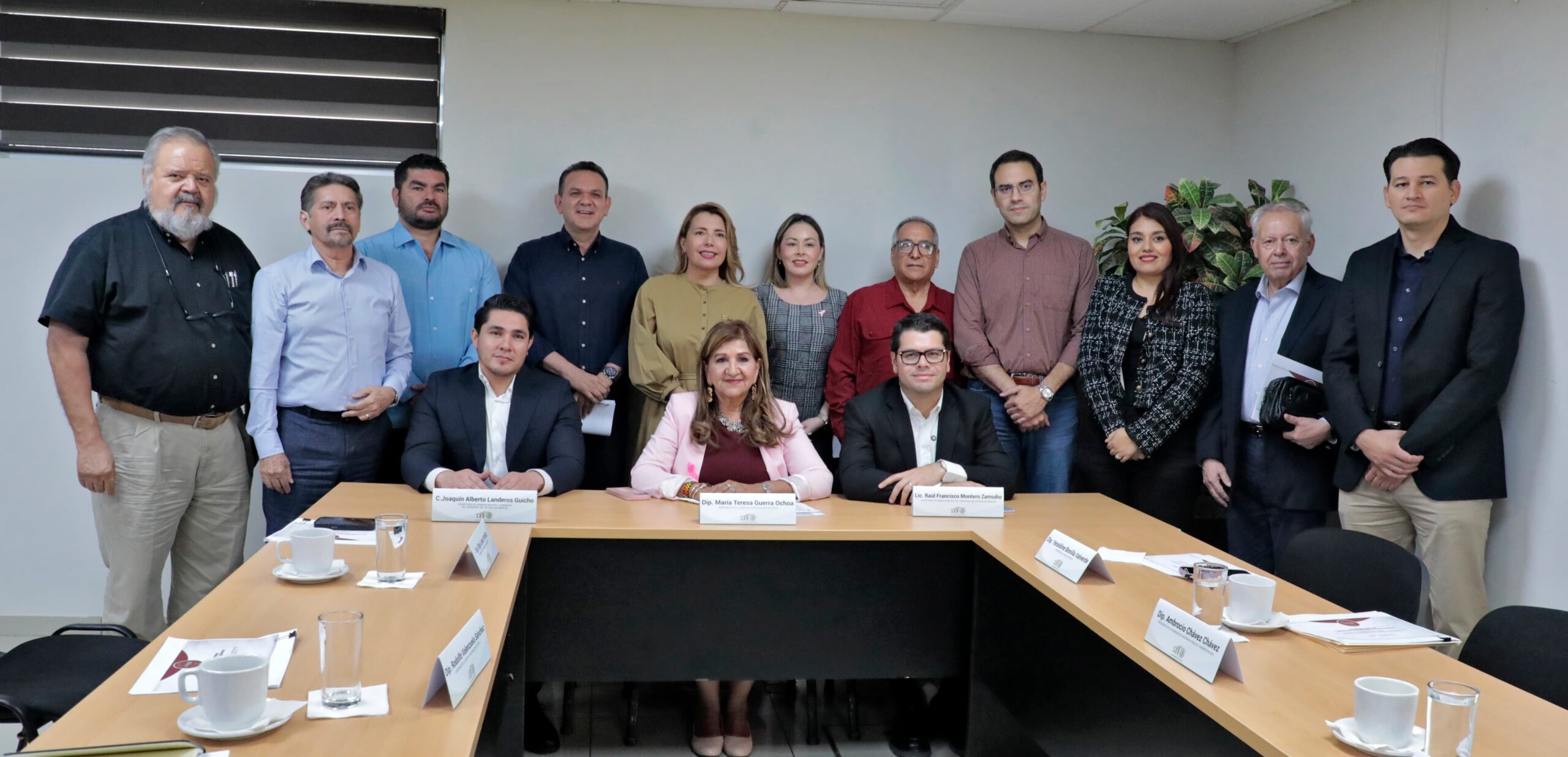 Diputados revisan con secretarios avance del crédito para obras en Sinaloa