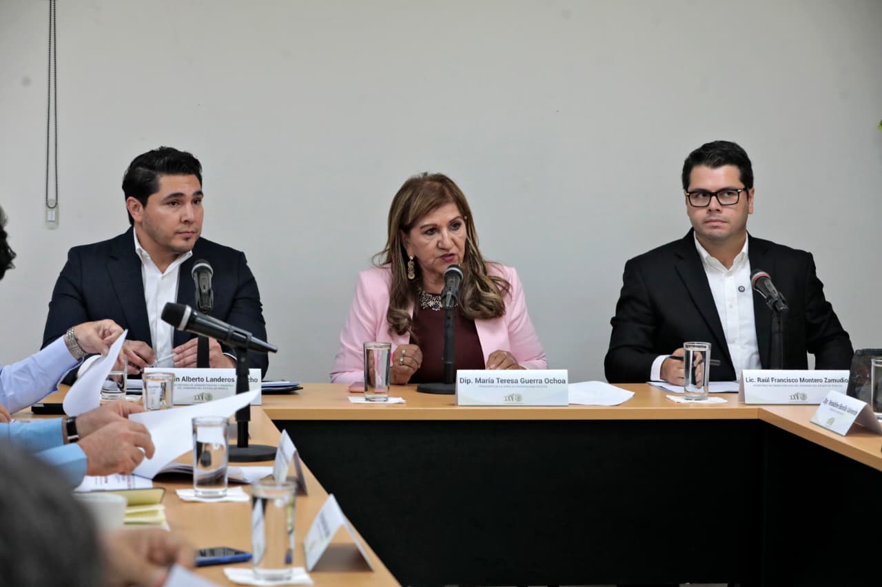 Diputados revisan con secretarios avance del crédito para obras en Sinaloa
