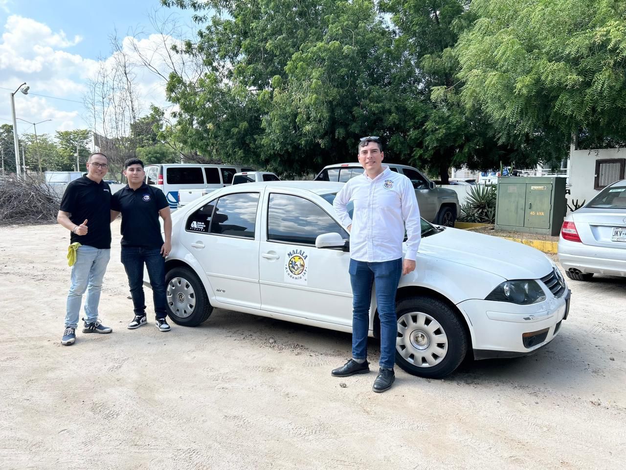 Donan vehículos a instituciones de la JAP Sinaloa