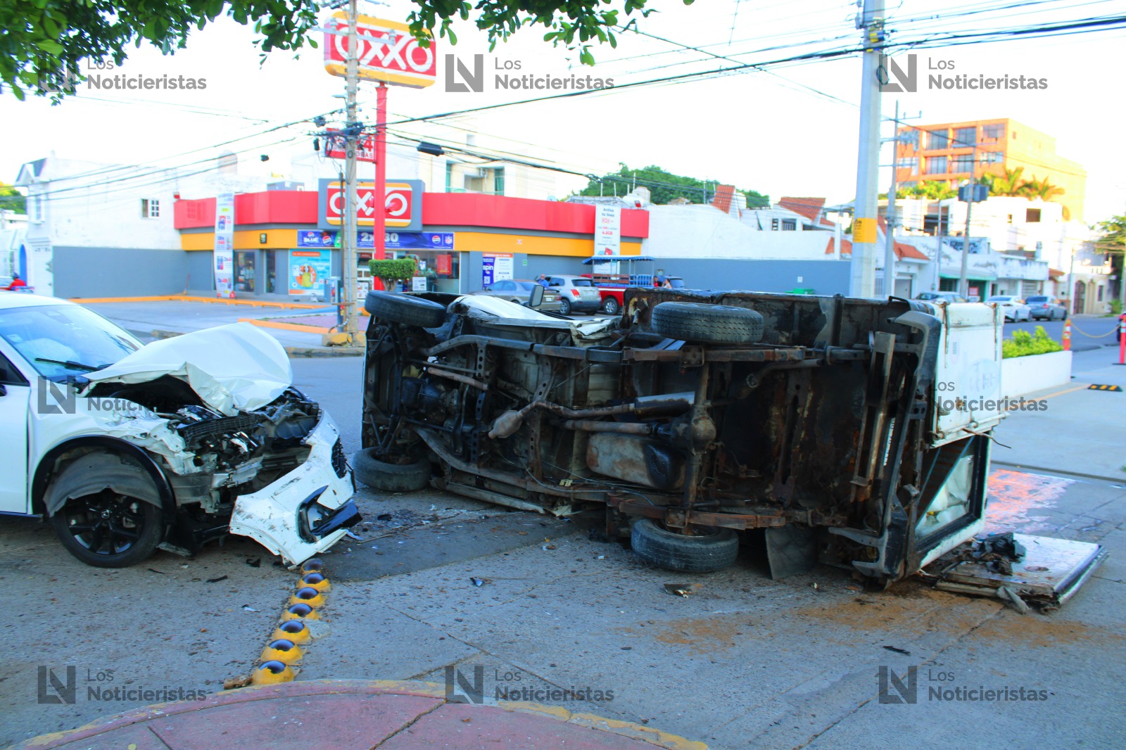 Dos heridos deja choque en Palos Prietos, Mazatlán