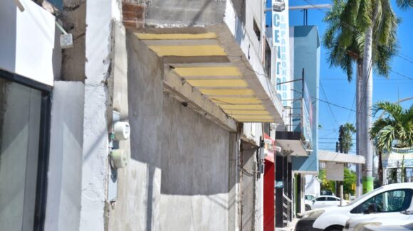Van sobre los edificios que representan un riesgo en Ahome, Sinaloa; piden a sus propietarios tomar medidas