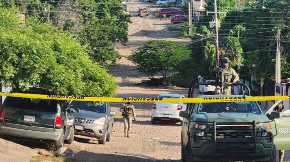 Ejecutan a balazos a una persona a bordo de un vehículo en la colonia Aquiles Serdán de Culiacán, Sinaloa