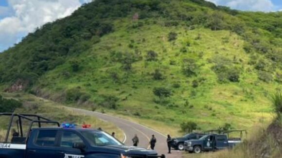 “Tenían miedo que les cayera un explosivo en su casa”: alcalde de Badiraguato, Sinaloa habla de desplazados