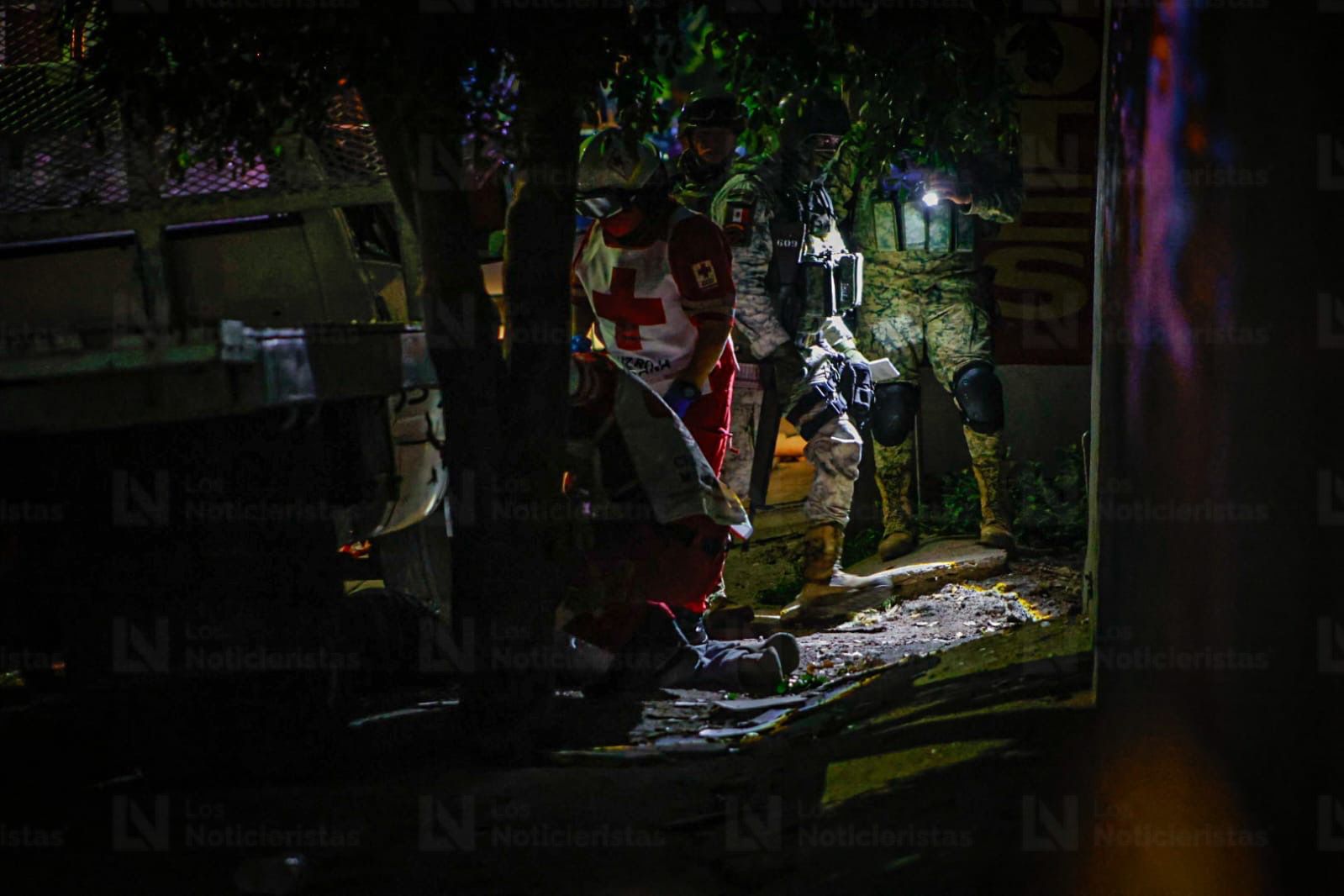 Soldado en sitio de ejecutado en la Amistad de Culiacán