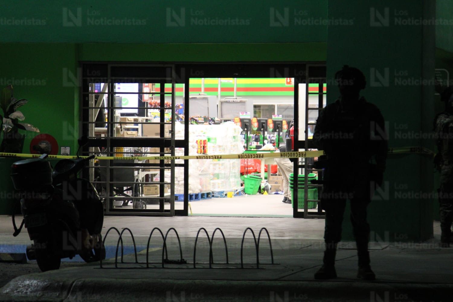 Ejecutan a hombre saliendo de supermercado en Mazatlán