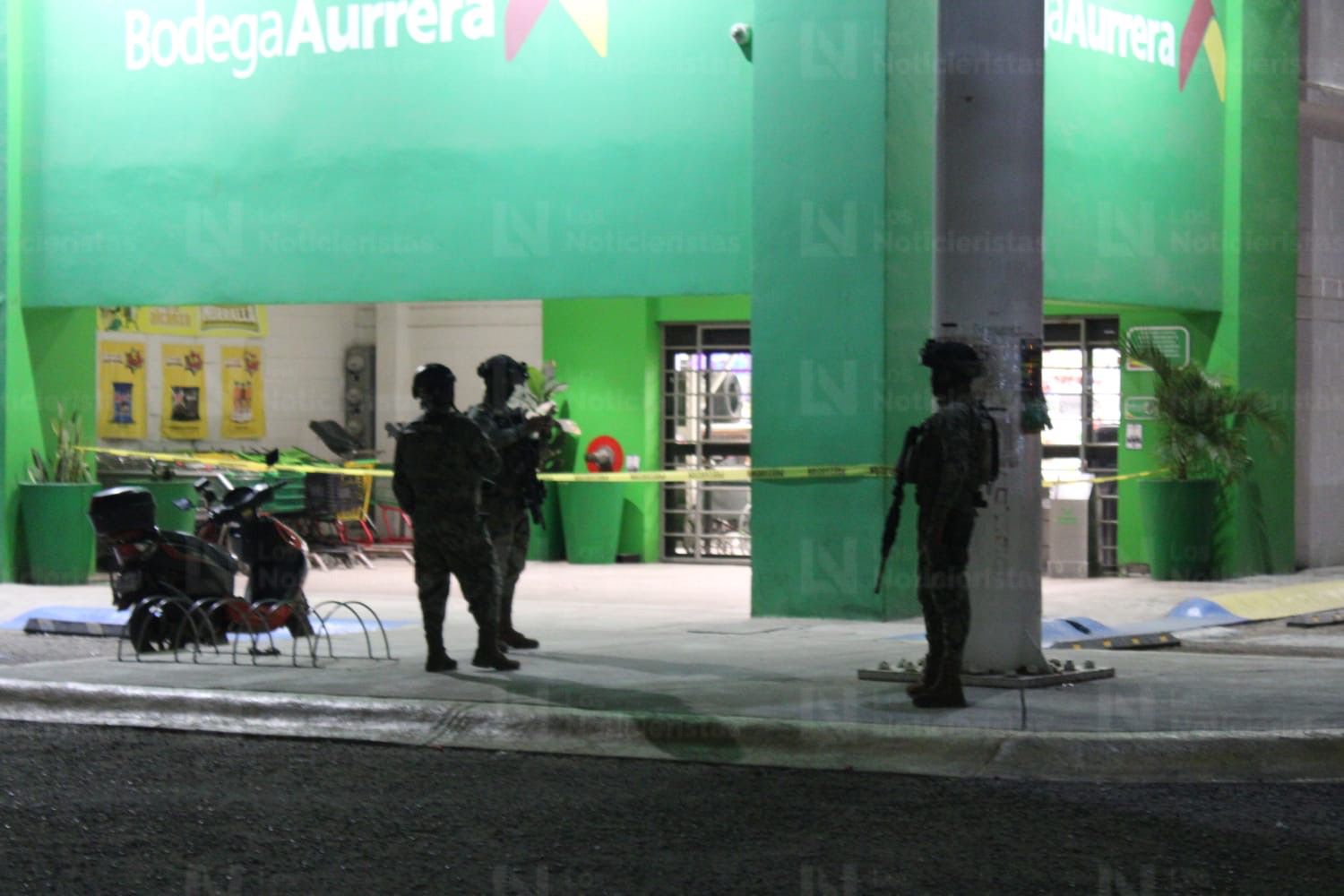 Ejecutan a hombre saliendo de supermercado en Mazatlán