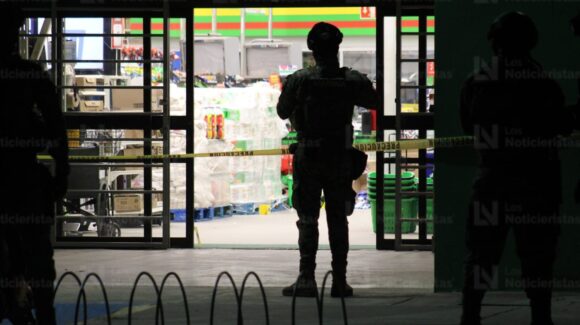 Ejecutan a balazos a hombre que iba saliendo de un supermercado en Pradera Dorada en Mazatlán, Sinaloa
