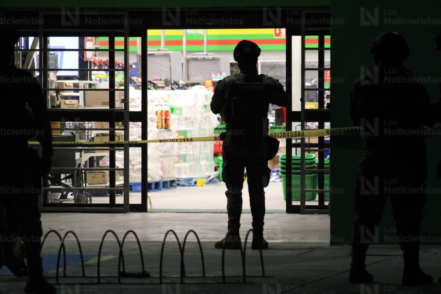 Ejecutan a hombre saliendo de supermercado en Mazatlán