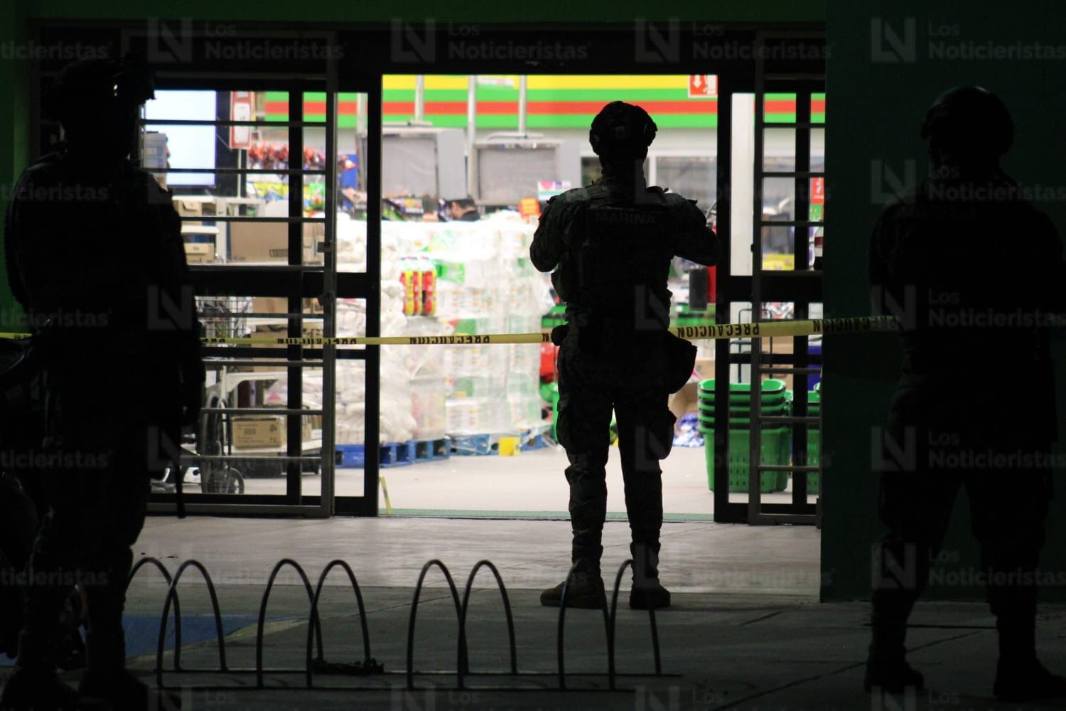 Ejecutan a hombre saliendo de supermercado en Mazatlán